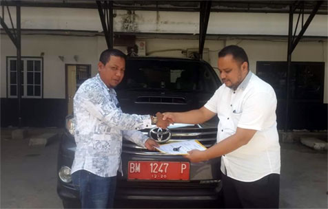 Jentelmen, Perwedis Suito Pulangkan Mobnas DPRD Rohil