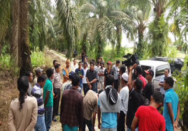 Puluhan Warga Sakai Datangi PT Chevron Tuntut Ganti Rugi Tanaman Sawit