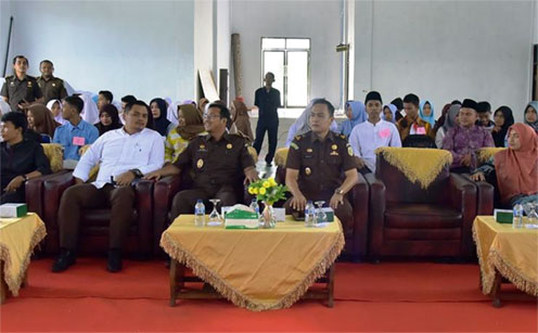 Kajari Kampar Buka Lomba Pidato Hari Anti Korupsi Internasional