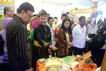 Syamsuar: Adat Dan Budaya Momentum Bangun Daerah