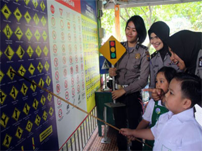 Edukasi Tertib Berlalu Lintas, Ratusan Anak TK Al Azhar Kunjungi Taman Lalu Lintas
