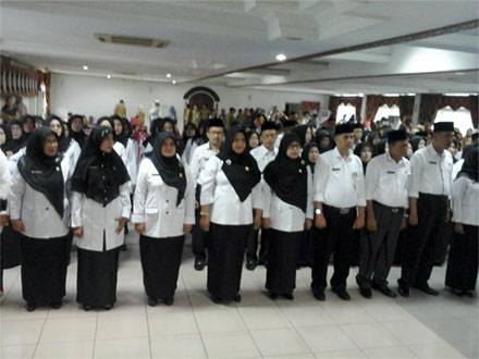 Kadisdik Pekanbaru Pimpin Sertijab Kepsek
