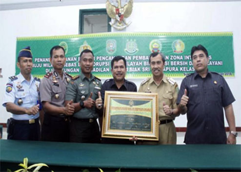 Bupati Siak Tandatangani Piagam Pencanangan Pembangunan Zona Integritas Bebas Korupsi
