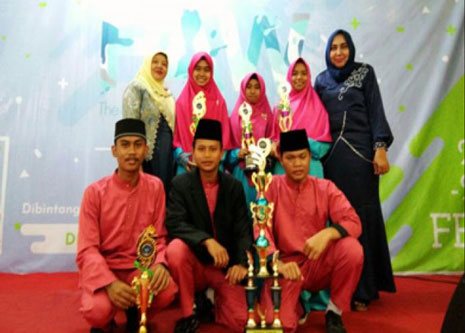 Luar Biasa, Anak Petani dan Staf Honorer Harumkan Nama Siak