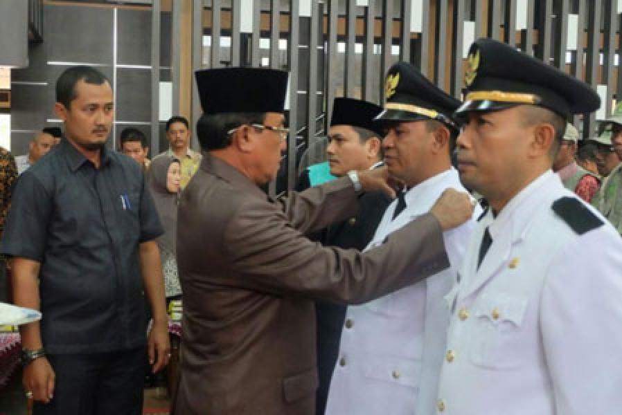 Bupati Wardan Lantik 13 Pejabat Eselon III dan IV Inhil