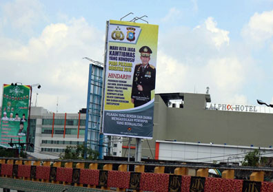 Lewat Baliho, Kapolda Riau Ajak Warga Dukung Pilkada Damai dan Bersih