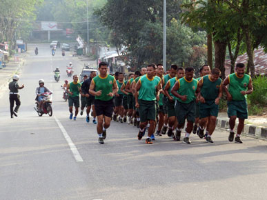 Dandim 0313/Kpr Pimpin Lari Aerobik 10K
