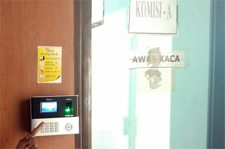 Pelarangan Wartawan ke Ruang Komisi Hanya Orang per Orang