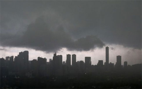 Banjir Terjang Jakarta, Warga Bantaran Kali Diminta Waspada
