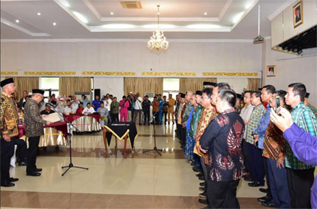 Gubernur Riau Kukuhkan Forum Komite SMA, SMK, dan SLB Periode 2018-2021