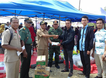Danramil 08/Mandah Salurkan Bantuan Korban Kebakaran