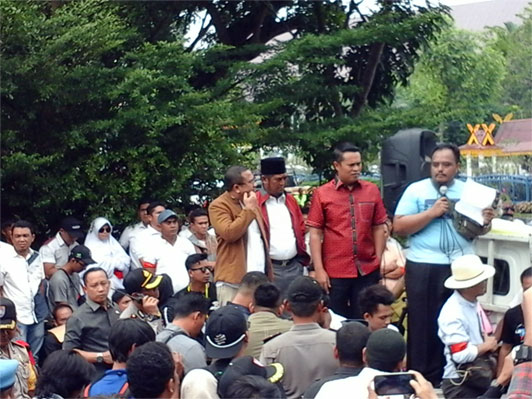 Kerap Mengalami Kekerasan, Driver Online Gelar Aksi Demo di DPRD Riau
