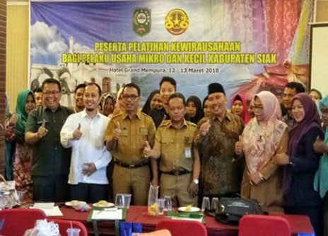 Diskop dan PT BSP Beri Pelatihan Kewirausahaan Kepada Puluhan UMKM Siak