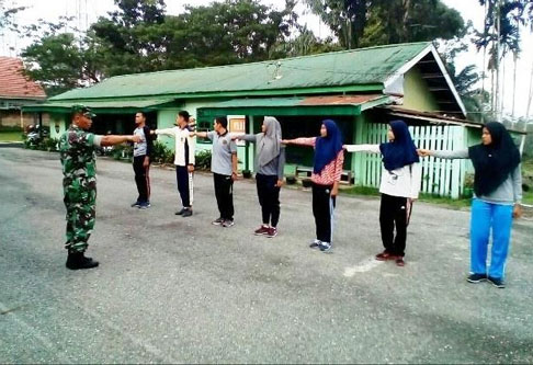 Bentuk Jiwa Disiplin Generasi Muda, Ini Yang Dilakukan Babinsa Koramil 02 Rambah
