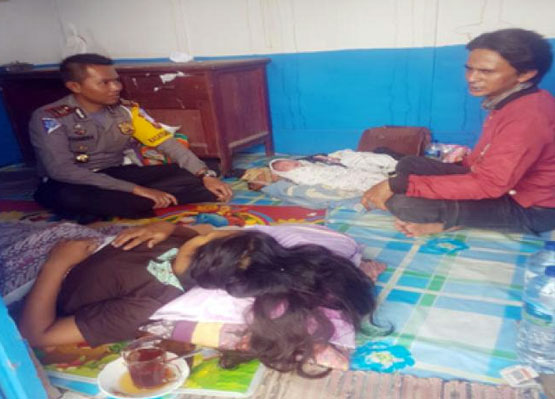 Tak Kuat Menahan Sakit, Ibu Muda Ini Melahirkan di Pos Lantas