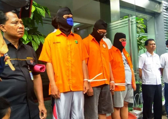 3 Mahasiswa Surabaya Nge-Hack Ribuan Situs di 44 Negara