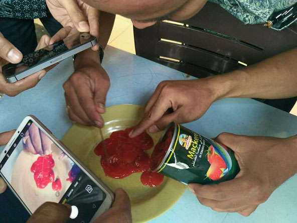 Masyarakat Dihebohkan Ada Cacing Pita Dalam Sarden Mackerel