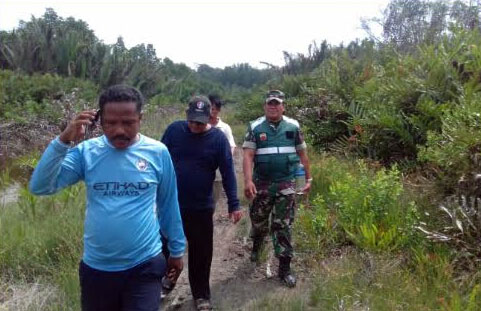 Babinsa Koramil 08/Mandah Patroli Karhutla
