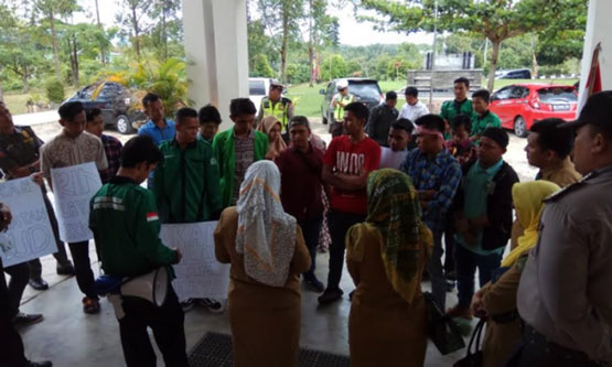 Pelayanan Selalu Buruk, Mahasiswa BEM UPP Unjuk Rasa Ke Dinkes Rohul