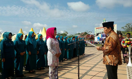 Bupati Sukiman Lantik Bunda PAUD Dan Kukuhkan GOW se Rohul