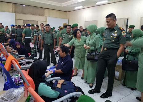 Sambut HUT Ke-72 Persit, Korem 031/Wira Bima Gelar Donor Darah