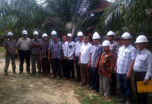 PT Tasmapuja Serahkan Kebun Kelapa Sawit Untuk Kenegerian Rumbio