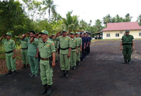 Babinsa Koramil 01/Bengkalis Beri Pelatihan PBB Dan Wasbang Kepada Linmas Kecamatan Bantan
