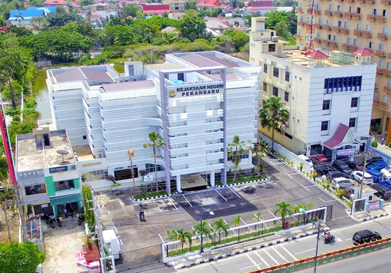 Jaksa Agung Resmian Gedung Baru Kejari Pekanbaru Dengan Kegiatan Sosial