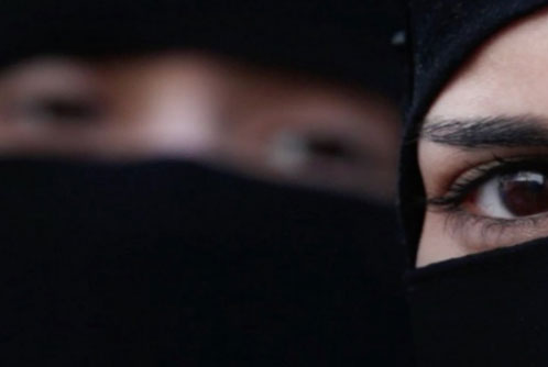 Ini Alasan Dishub Turunkan Perempuan Bercadar dari Bus