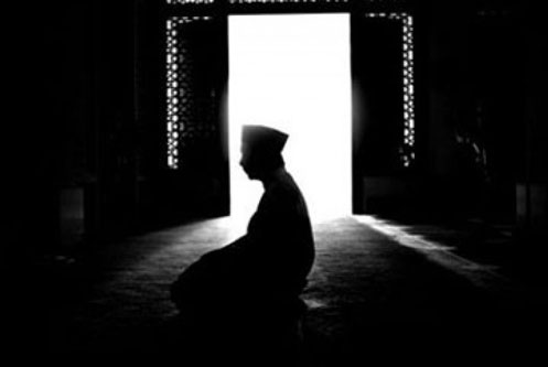 Puasa Tapi Meninggalkan Shalat, Apa Hukumnya?