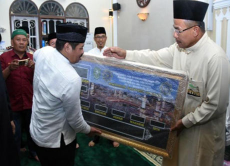 Safari Ramadan Bupati Amril di Babussalam Banjir Santunan