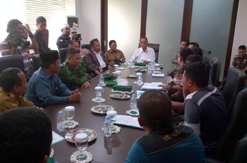 Bupati Kampar Bertekad Selesaikan Konflik Lahan Warga Dengan PT SBAL