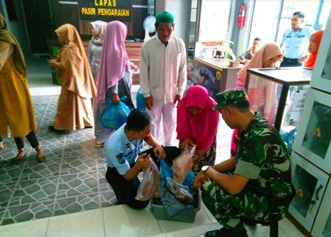 TNI-POLRI Bantu Pengamanan Lapas KLS IIB Pasir Pangaraian