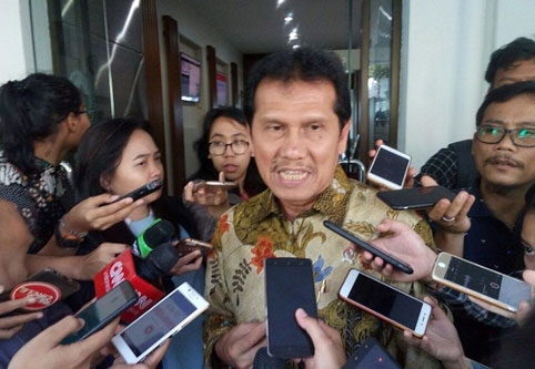 Menpan-RB Minta Honorer Ikut CPNS 2018, Tapi Usia di Bawah 35 Tahun