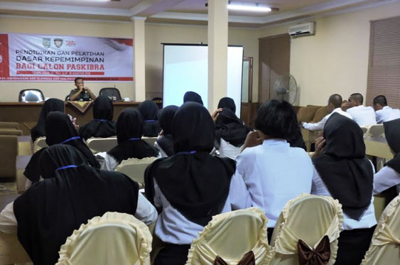 Pasi Ter Kodim 0314/Inhil Berikan Ilmu Dasar Kepemimpinan Bagi Calon Paskibraka