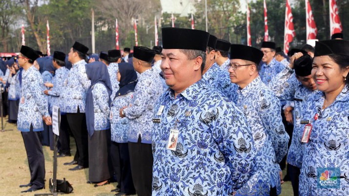 Seberapa Pantaskah Gaji PNS Dinaikkan?