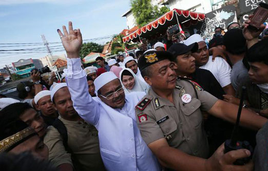Rentetan Perlakuan Ganjil Terhadap Rizieq di Mekah Versi FPI