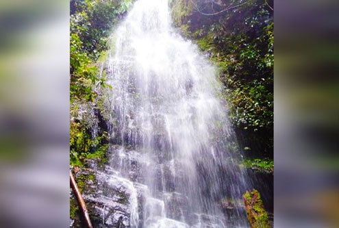 Liburan Tiba, Melancong ke Air Terjun Dangku Godang Objek Wisata Baru Kuansing