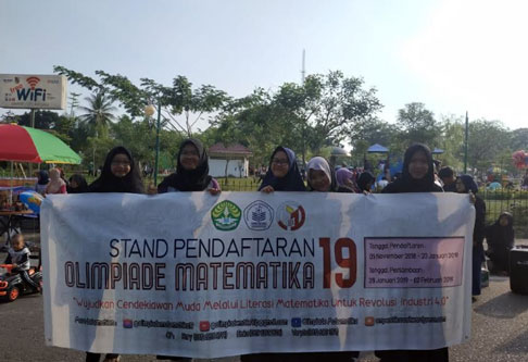 Sosialisasi Olimpiade Matematika 19, Panitia Sebarkan Pamflat Di CFD