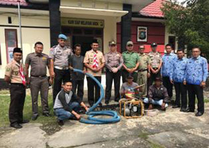 Danramil 08/Mandah dan Polsek Mandah Ikuti Pelatihan Damkar