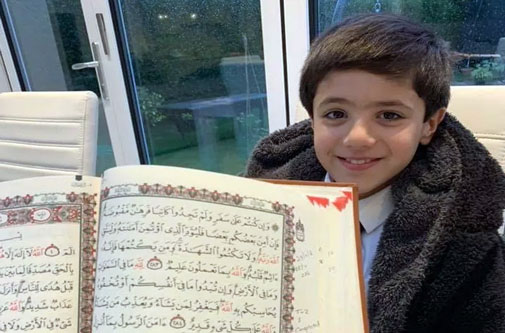 Menakjubkan, Bocah 7 Tahun Asal Inggris Hafal Alquran 30 Juz