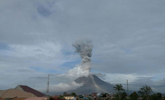 Gunung Sinabung Alami Gempa 7 Kali, Status Awas