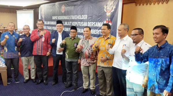 Bawaslu, KPI, dan KPU Riau Teken MoU Pengawasan Penyiaran Iklan Kampanye