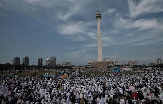 Rizieq Shihab Minta Putihkan Monas di Malam Munajat 212