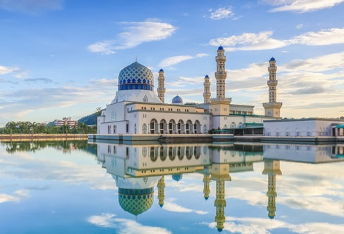 Viral, Buruh Masukkan Duit Ratusan Ribu ke Kotak Amal Masjid