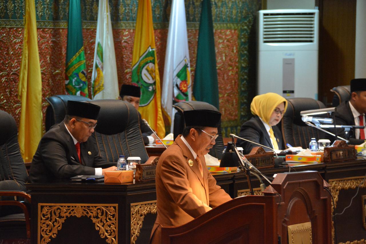Di Paripurna DPRD Riau, Gubri Akan Tingkatkan Program Pembangunan Pro Masyarakat