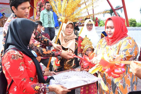 Sempena Hari Anak Nasional 2019, Kasmarni Lepas Karnaval Kostum Daur Ulang