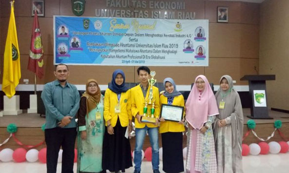 Tim Unilak Raih Juara Pertama Olimpiade Akuntansi di UIR