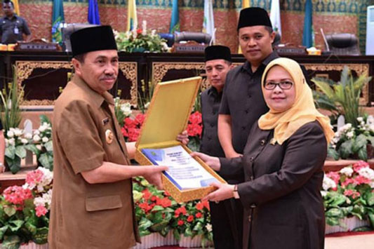 Raih WTP, Gubri Sampaikan Ranperda Pertanggungjawaban APBD Riau 2018