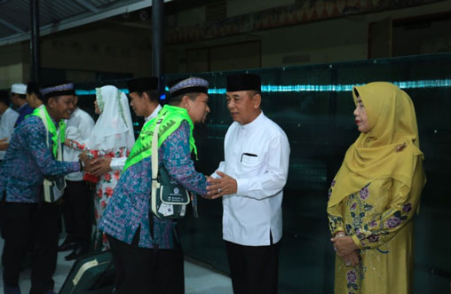 Bupati Pelalawan Lepas 170 JCH Kloter 9
